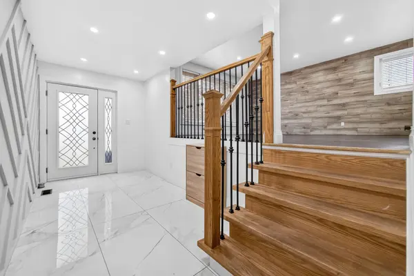 81 Watson CRES, Brampton, ON L6W 1E5