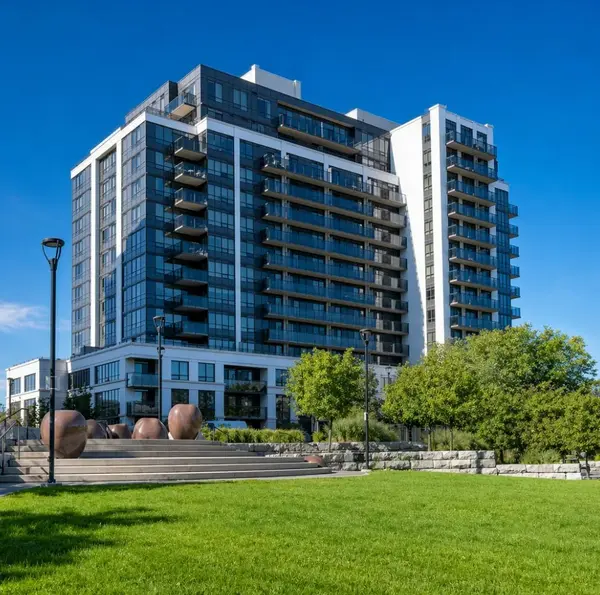 55 De Boers DR #701, Toronto W05, ON M3J 0G5