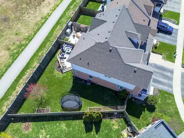 4868 Capri CRES, Burlington, ON L7M 0H8