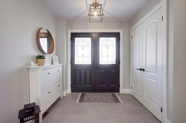 4868 Capri CRES, Burlington, ON L7M 0H8