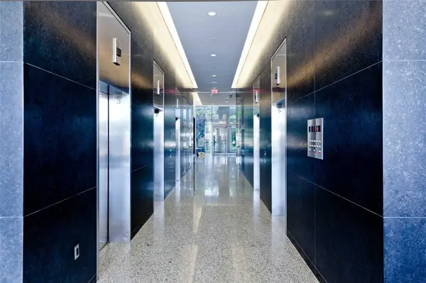 4 Robert Speck Pkwy #310, Mississauga, ON L4Z 1S1