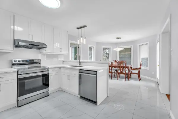 136 Doon DR N, London North, ON N5X 3V1