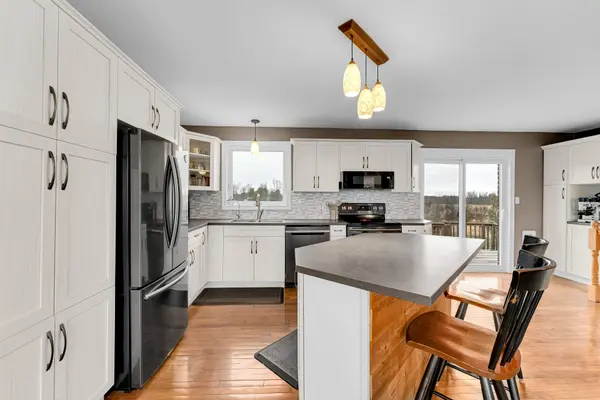 4404 UNITY RD, Kingston, ON K0H 2H0