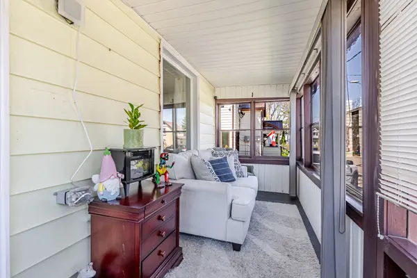 10 1/2 NAAMA ST, St. Thomas, ON N5R 1X4