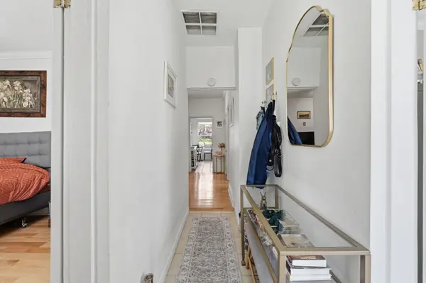 12 Nelson ST, Hamilton, ON L8P 1G3