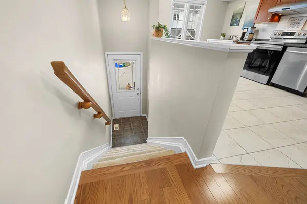 255 Gershwin Private, Bells Corners And South To Fallowfield, ON K2H 1G5