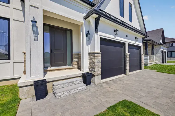 54 Aspen CIR, Thames Centre, ON N0M 2P0