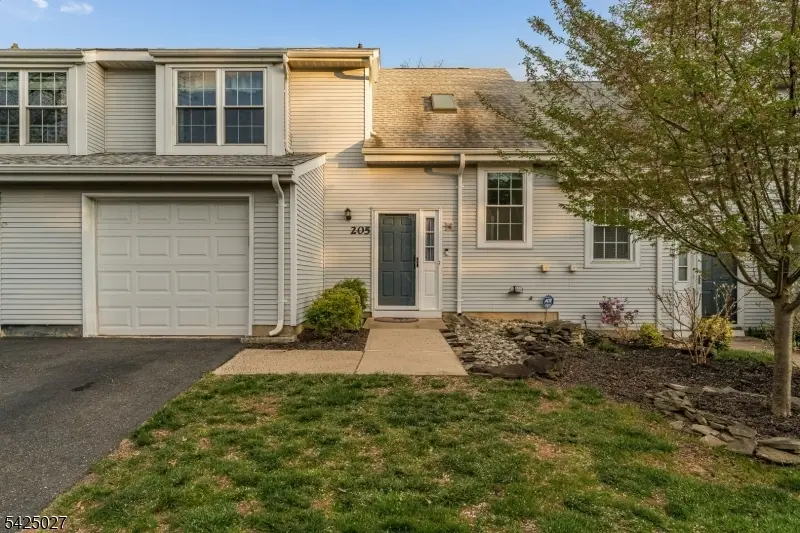 205 Chatsworth Dr, Franklin Twp., NJ 08873