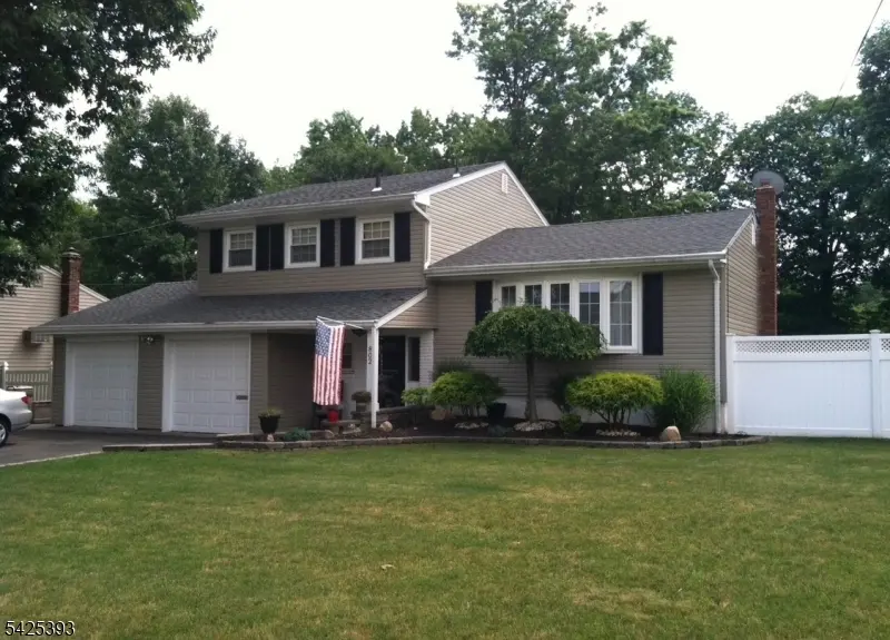 802 Riverbend Dr, Clark Twp., NJ 07066