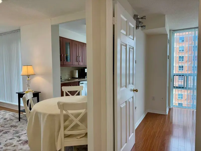 15 Michael Power PL #1507, Toronto W08, ON M9A 5G4