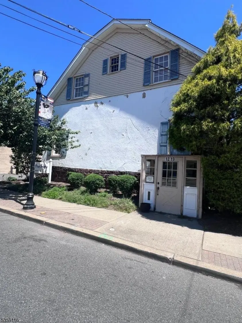 12-19 River Rd, Fair Lawn Boro, NJ 07410