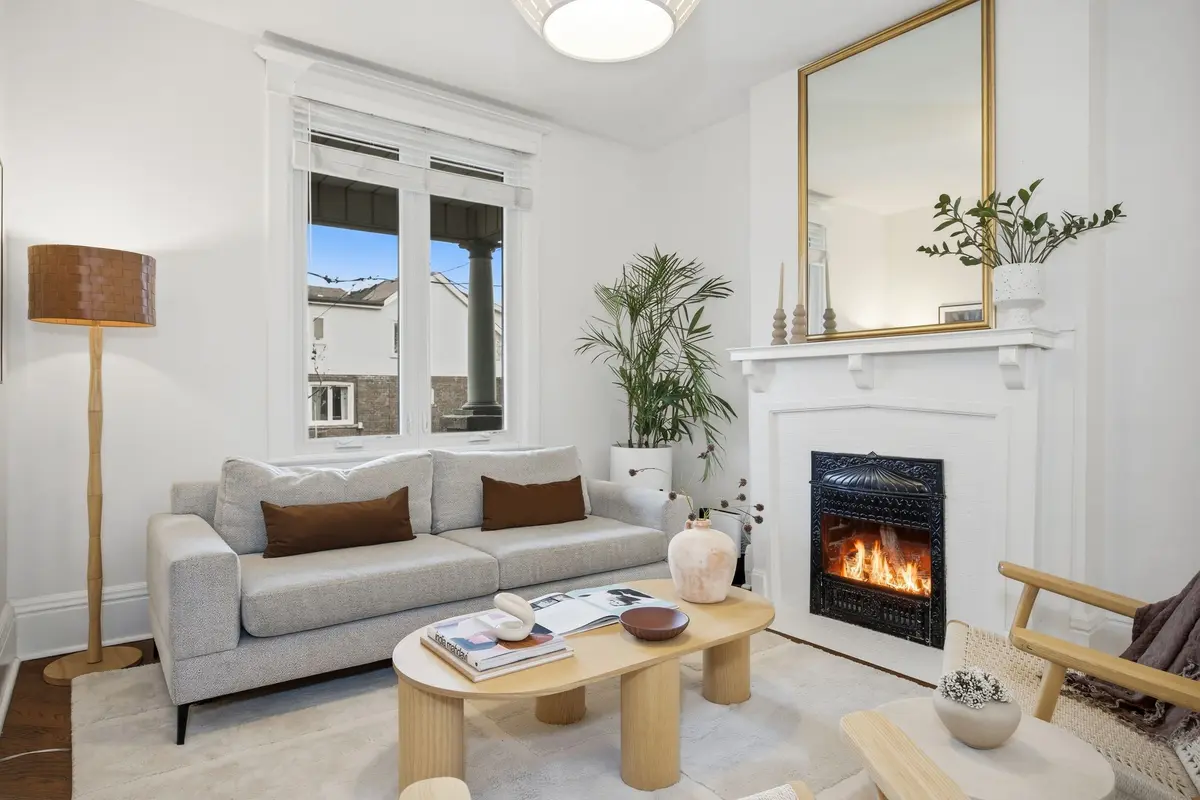 118 Mountjoy AVE, Toronto E01, ON M4J 1J8