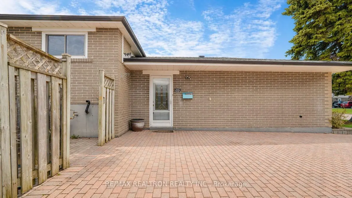 802 Modlin RD #Basement, Pickering, ON L1W 1V3