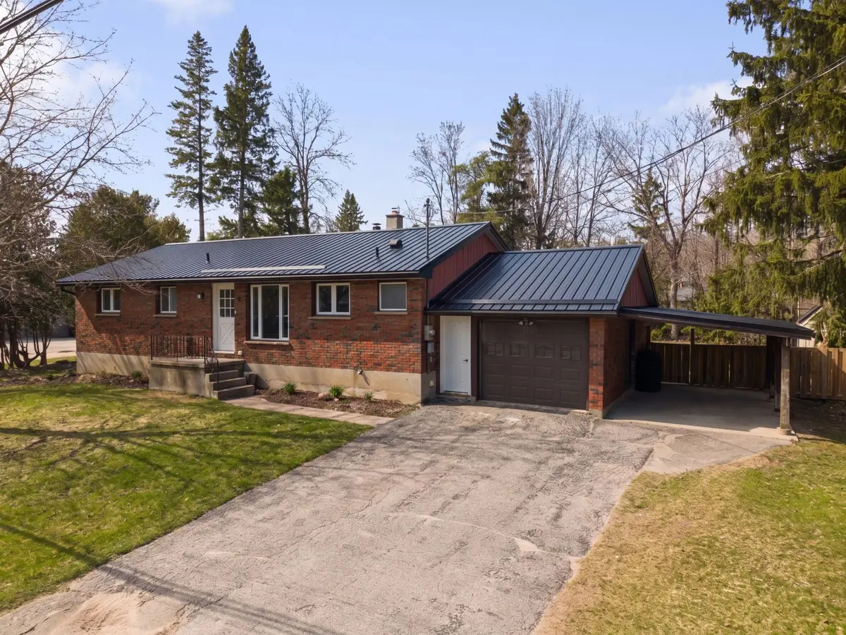 4 Sturgeon Bay RD, Severn, ON L0K 1E0