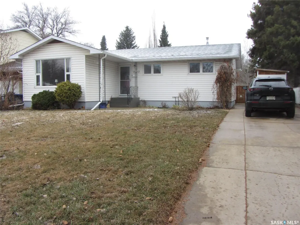 1802 Arlington AVENUE, Saskatoon, SK S7H 2Y7