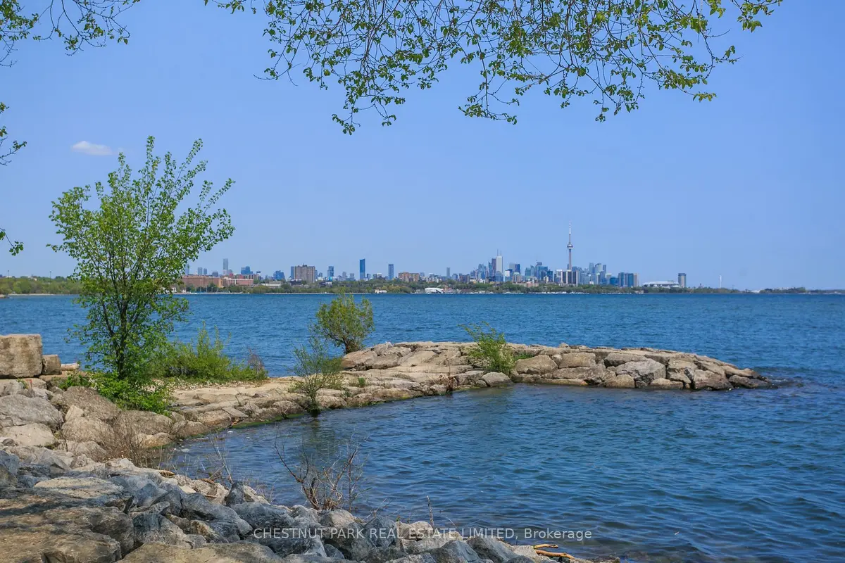 58 Marine Parade DR #215, Toronto W06, ON M8V 4G1