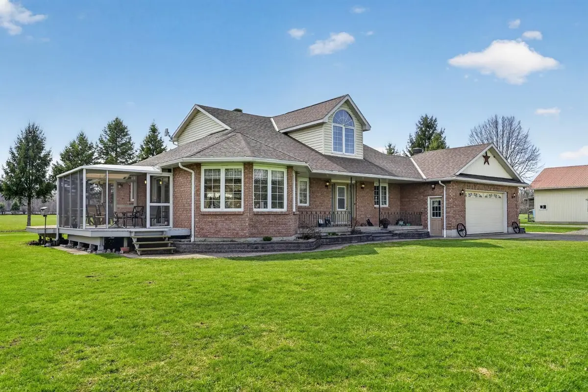 209 Lake ST, Front Of Yonge, ON K0E 1M0