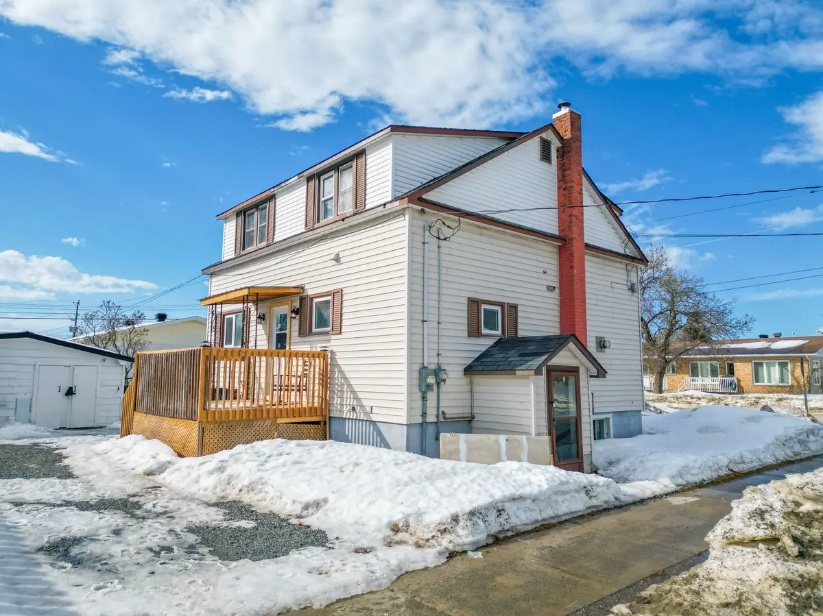 122 William ST, West Nipissing, ON P2B 2B3