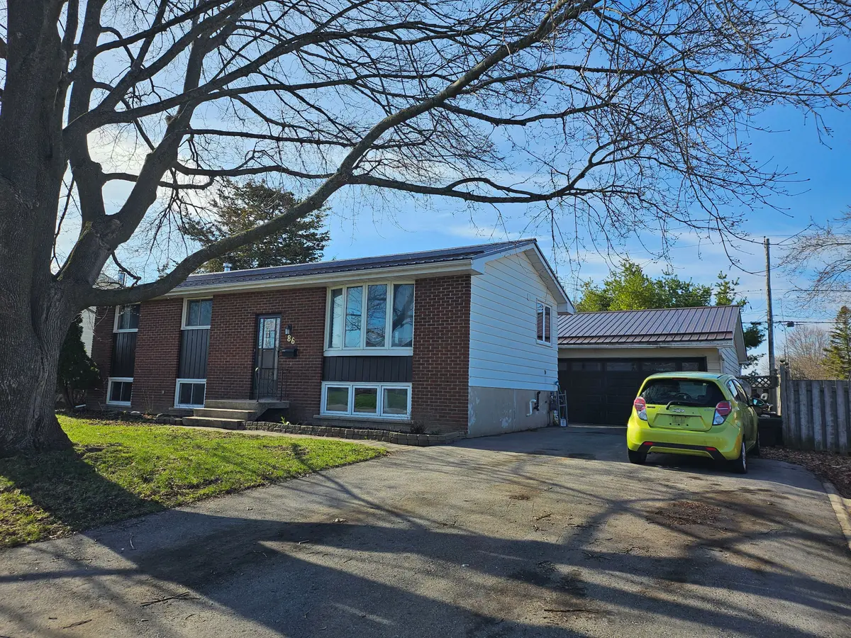 86 Chesterfield DR, Loyalist, ON K7N 1M2