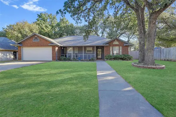 1108 Pine Ridge Drive, Azle, TX 76020