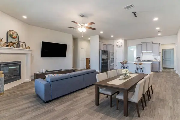 10638 Cherry Tree Way, Grand Prairie, TX 76065