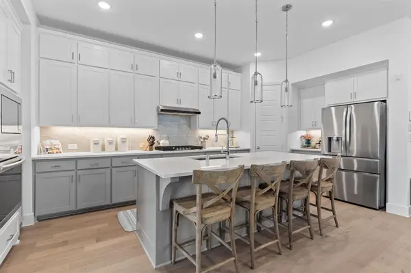 1748 Boxwood Row Drive, Aubrey, TX 76227