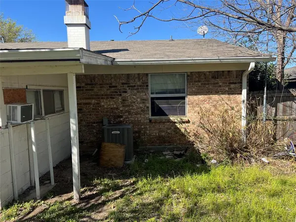 6036 Harrison Way, Watauga, TX 76148