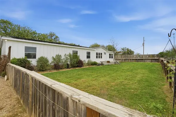 1461 CR 320, Glen Rose, TX 76043