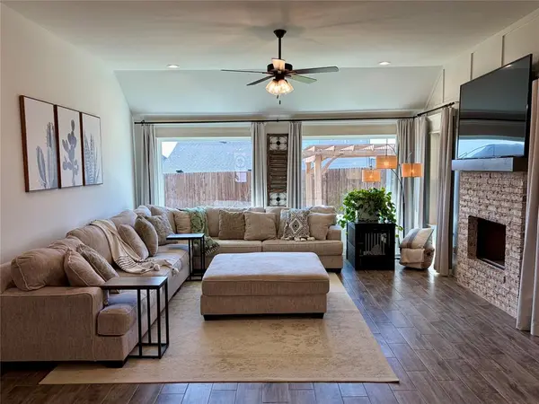 916 Rodgers Avenue, Godley, TX 76044