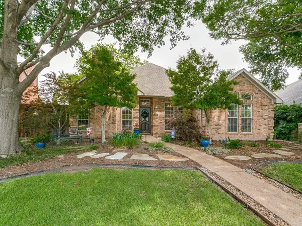 2916 Redwood Drive, Carrollton, TX 75007