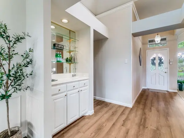 2916 Redwood Drive, Carrollton, TX 75007