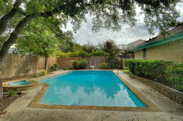 6947 Desco Drive, Dallas, TX 75225