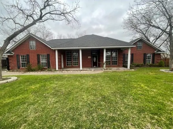 9302 S Longwood Drive, Granbury, TX 76049