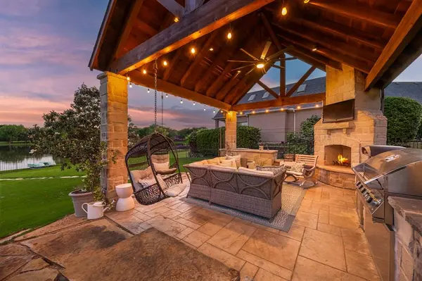 604 Willow Springs Drive, Heath, TX 75032