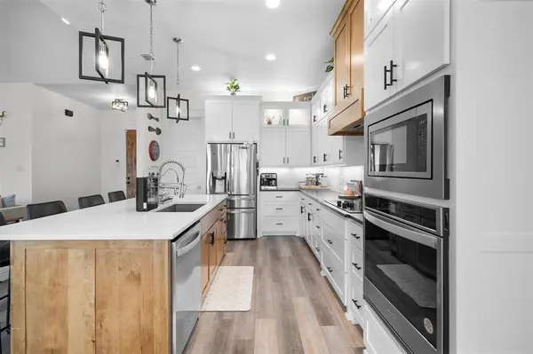 1040 Agnes N, Springtown, TX 76082