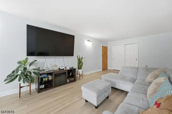 712 N Broad St #3C, Elizabeth City, NJ 07208