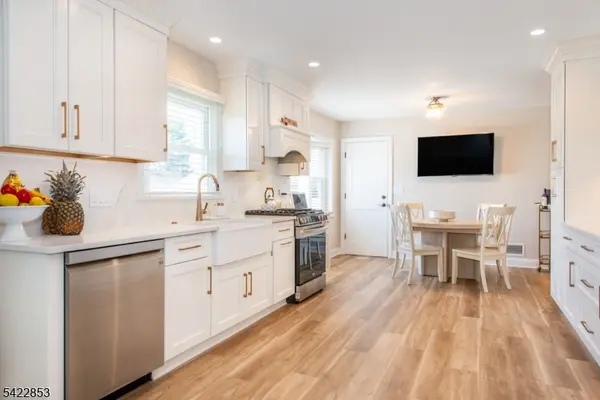 15 Green Meadows Rd, Fairfield Twp., NJ 07004