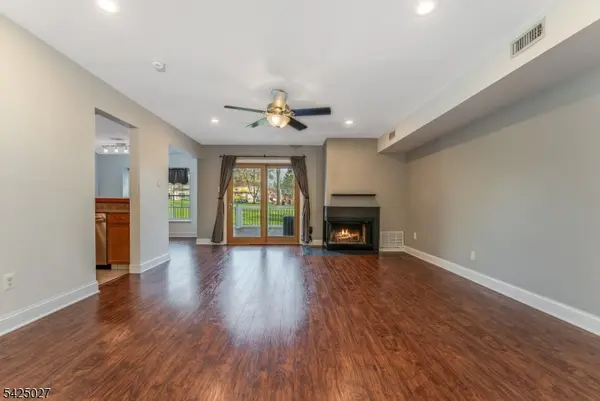 205 Chatsworth Dr, Franklin Twp., NJ 08873