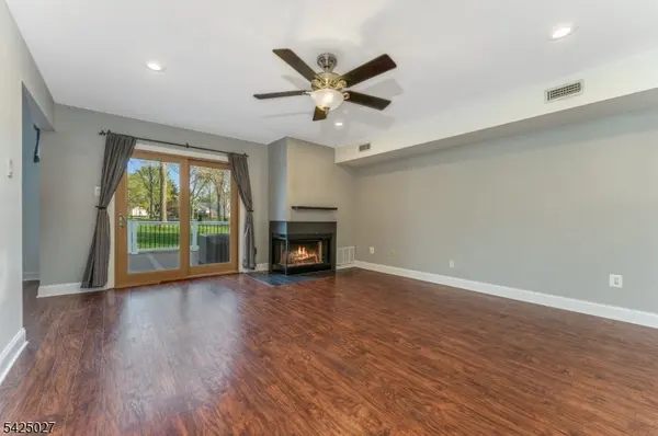 205 Chatsworth Dr, Franklin Twp., NJ 08873