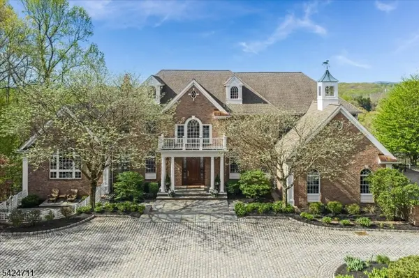 12 Beacon Hill Dr, Chester Twp., NJ 07930