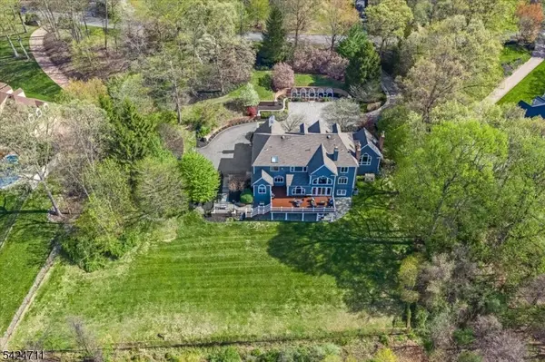 12 Beacon Hill Dr, Chester Twp., NJ 07930