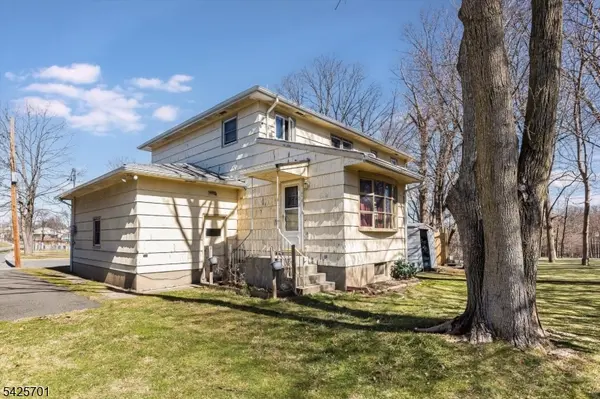 89 Division St, Bloomfield Twp., NJ 07003