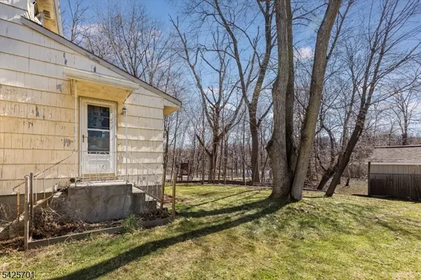 89 Division St, Bloomfield Twp., NJ 07003