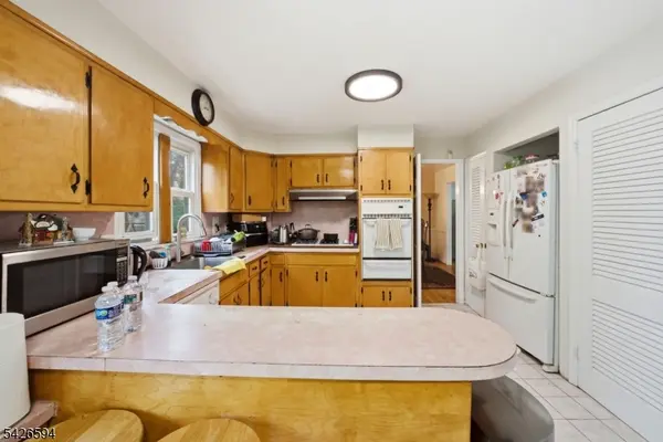 14 Hepworth Pl, West Orange Twp., NJ 07052