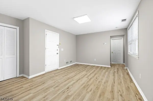 22 Orchard St, Summit City, NJ 07901