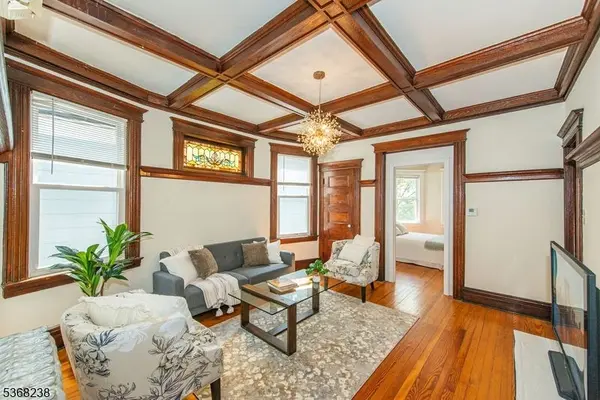 207 Hillside Ave #2, Glen Ridge Boro Twp., NJ 07028