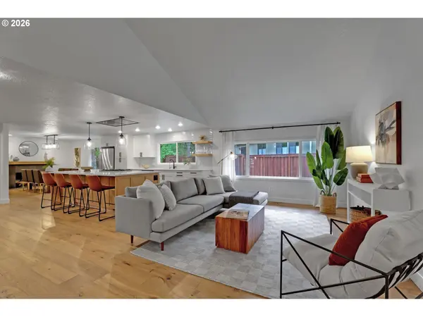 18434 SANDPIPER CIR, Lake Oswego, OR 97035