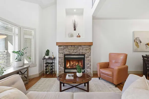 4014 Patricia LNDG SW, Calgary, AB T2T 6P4