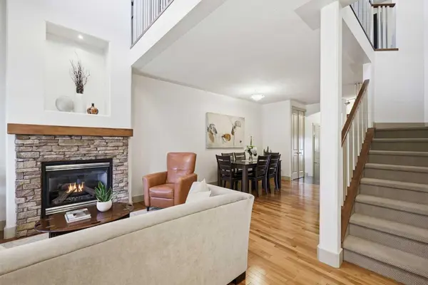 4014 Patricia LNDG SW, Calgary, AB T2T 6P4