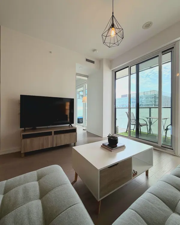 101 Peter ST #1712, Toronto C01, ON M5V 0G6